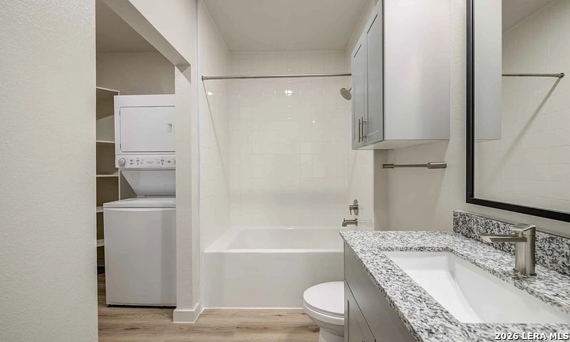2232 Empire Central Dr, #207, Dallas, TX 75235