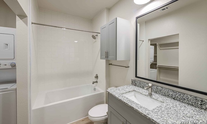 2232 Empire Central Dr, #207, Dallas, TX 75235