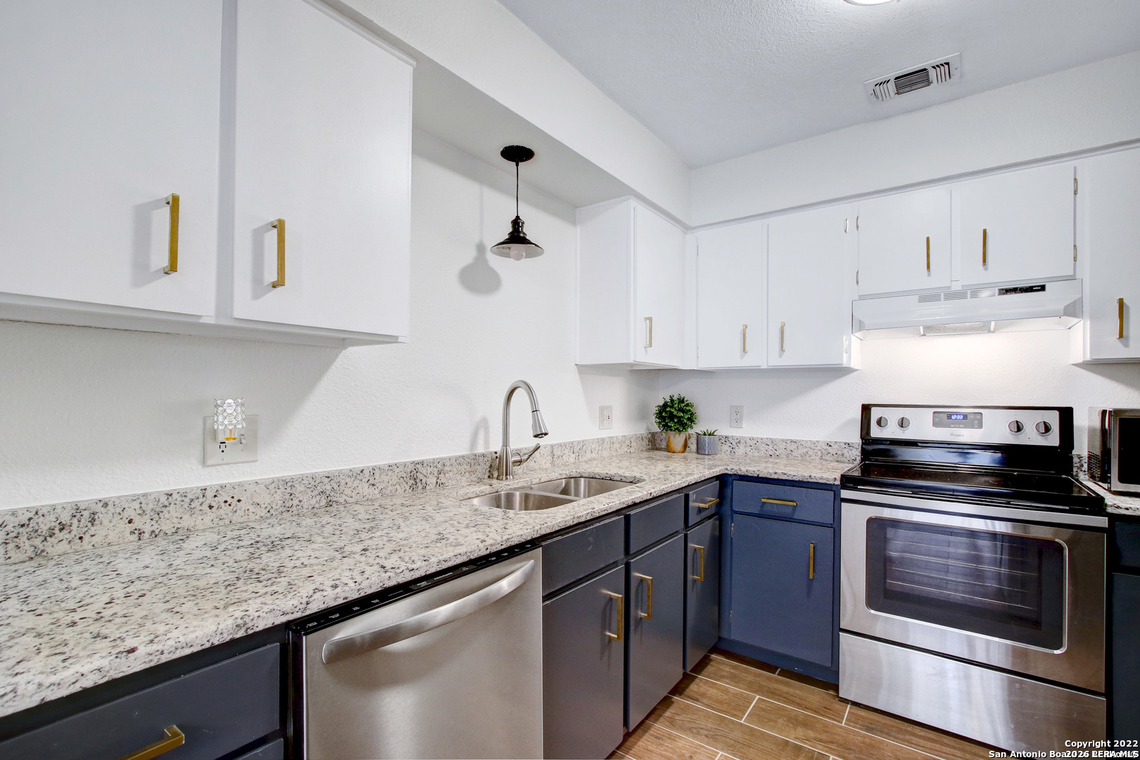 7412 Barnsley, San Antonio, TX 78250