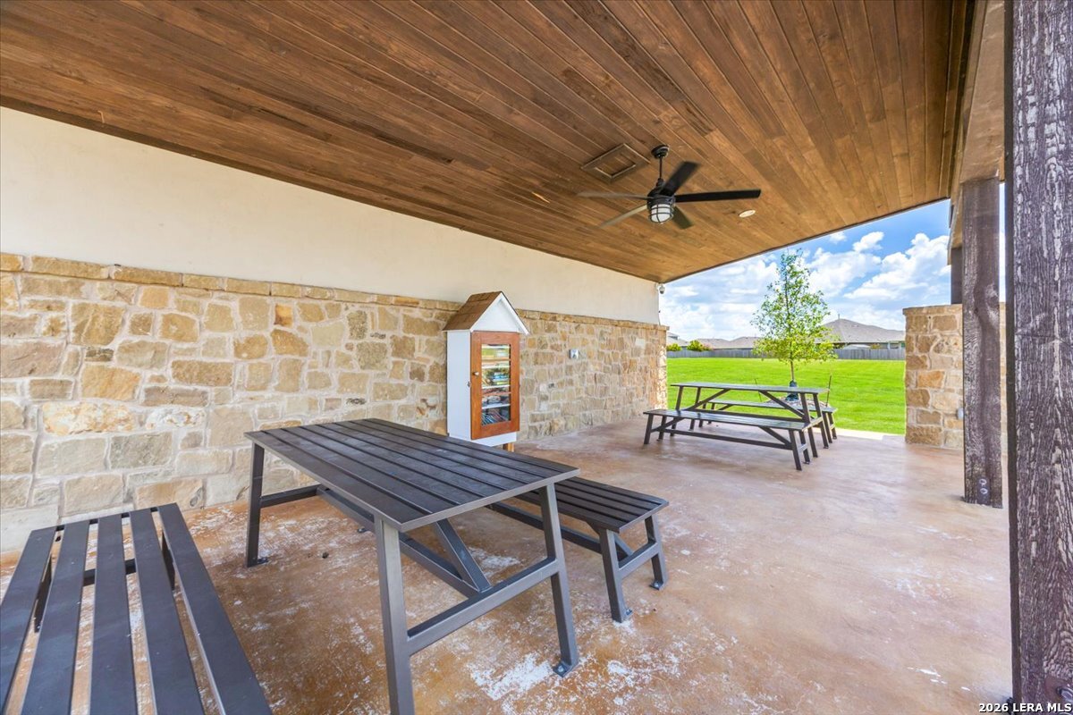 472 MALLOW DR, New Braunfels, TX 78130