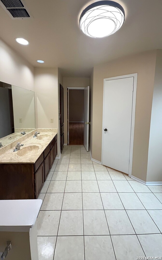 6622 COUNTRY FIELD DR, San Antonio, TX 78240