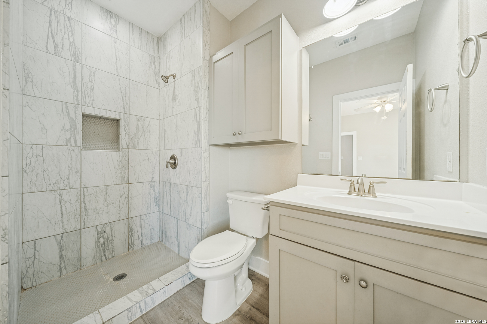 934 COUNTRY CLUB DR, #B, Seguin, TX 78155