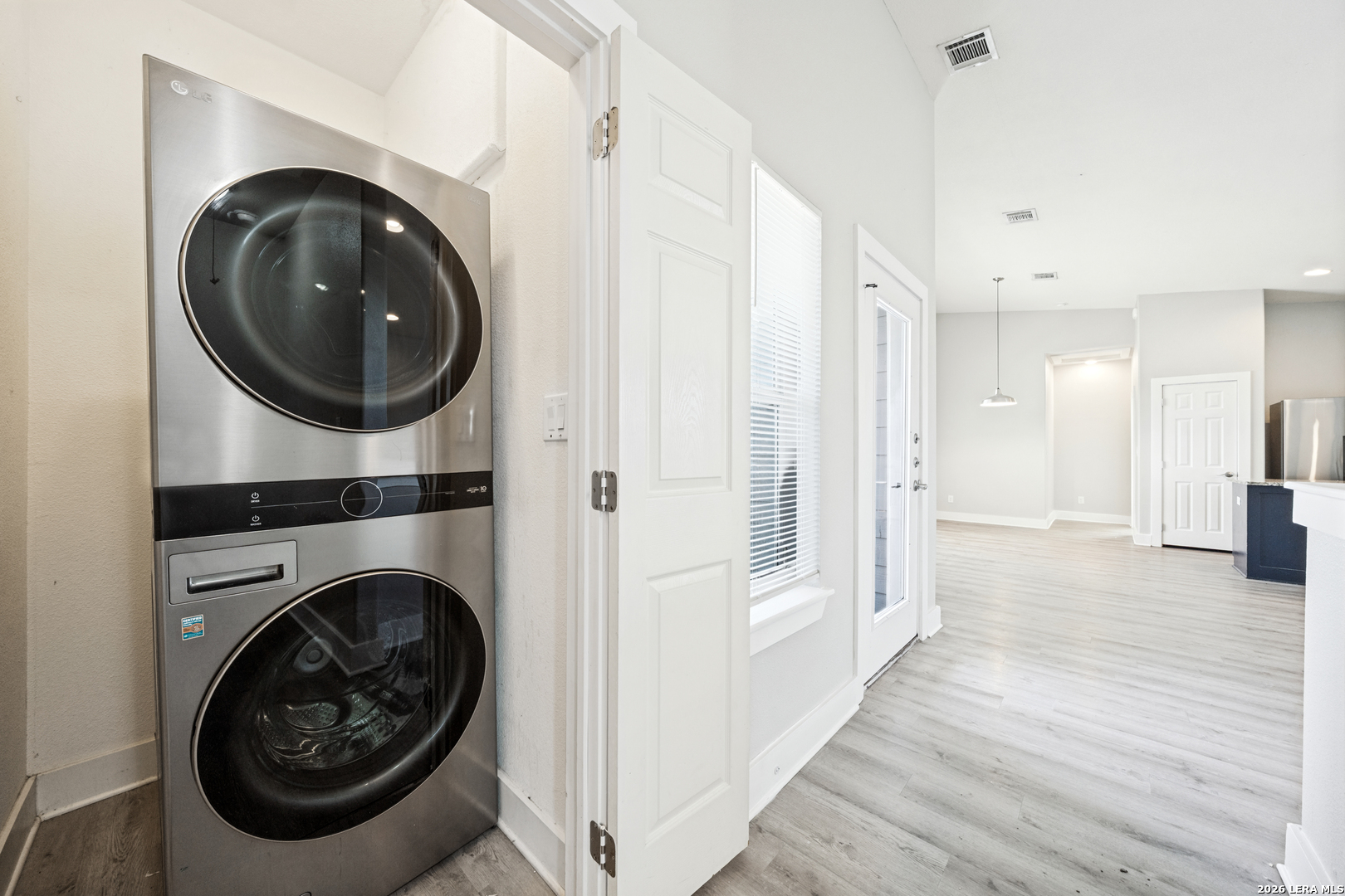 934 COUNTRY CLUB DR, #B, Seguin, TX 78155