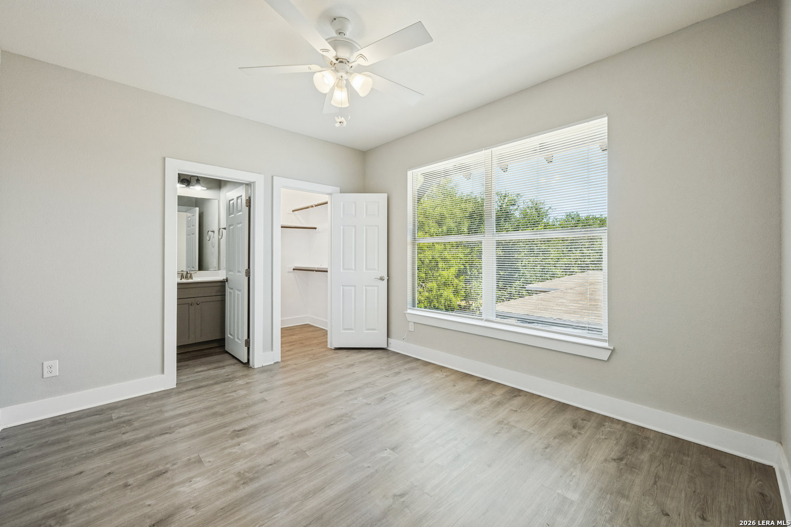934 COUNTRY CLUB DR, #B, Seguin, TX 78155