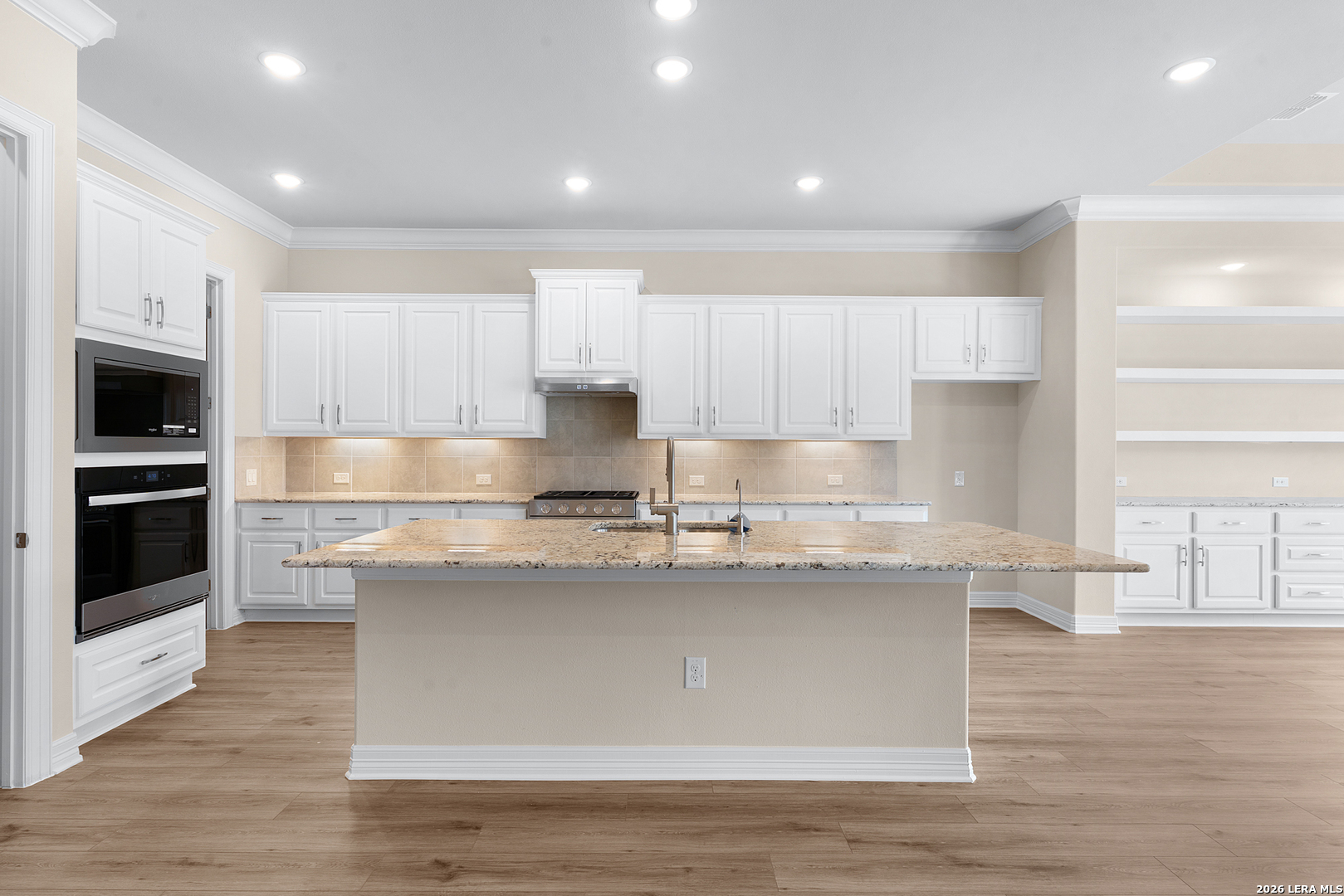 165 ALLIN OAKS, Universal City, TX 78148