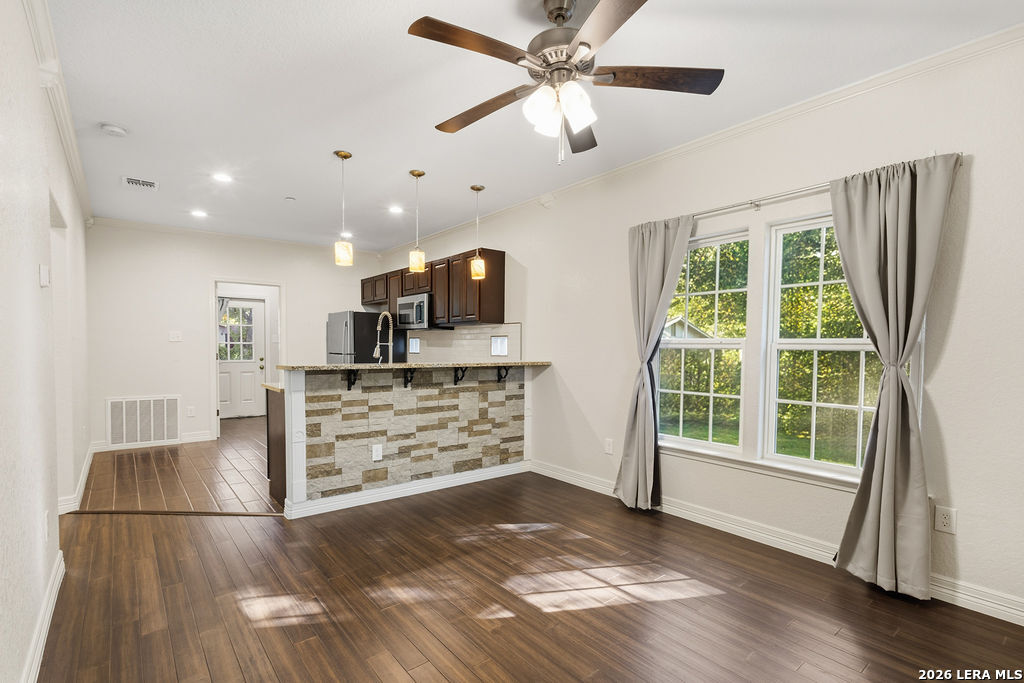 333 E Hafer, #102, San Antonio, TX 78214