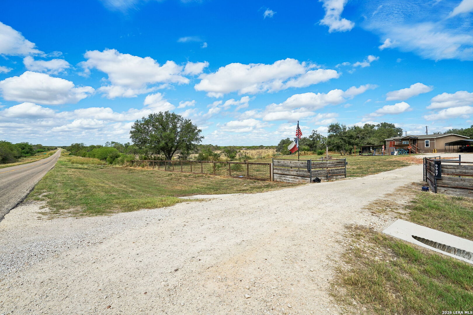10015 FM 2200 S, Yancey, TX 78886