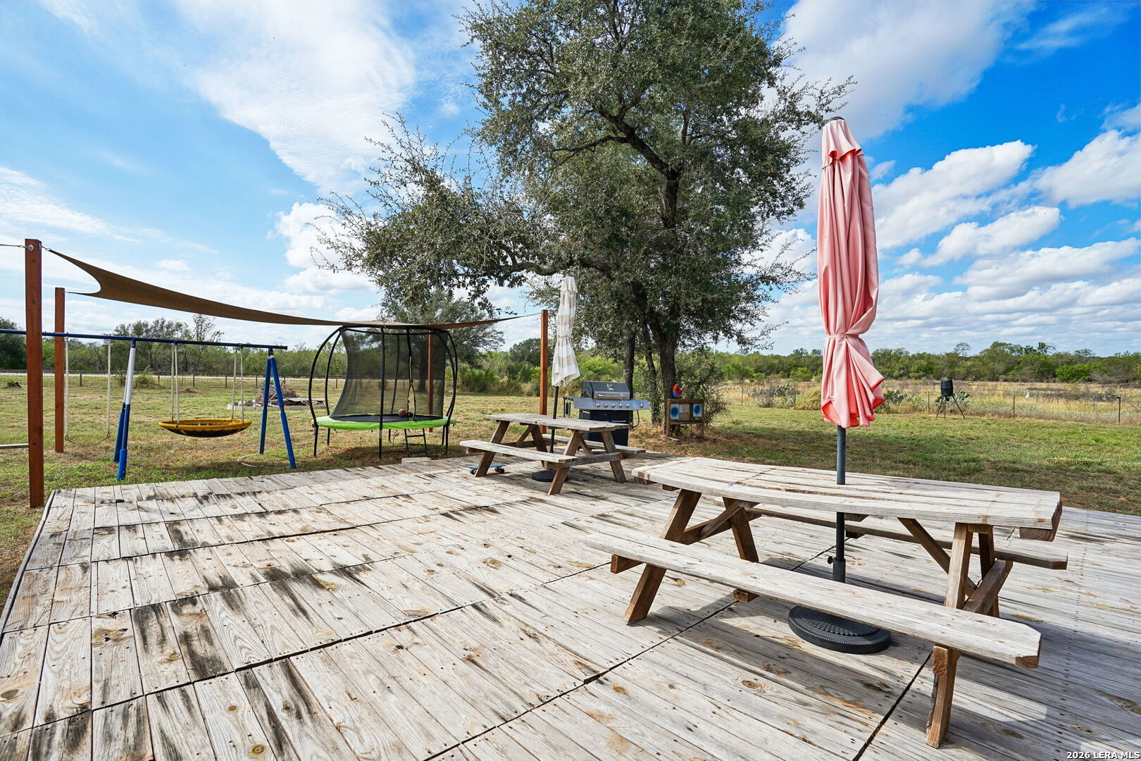 10015 FM 2200 S, Yancey, TX 78886