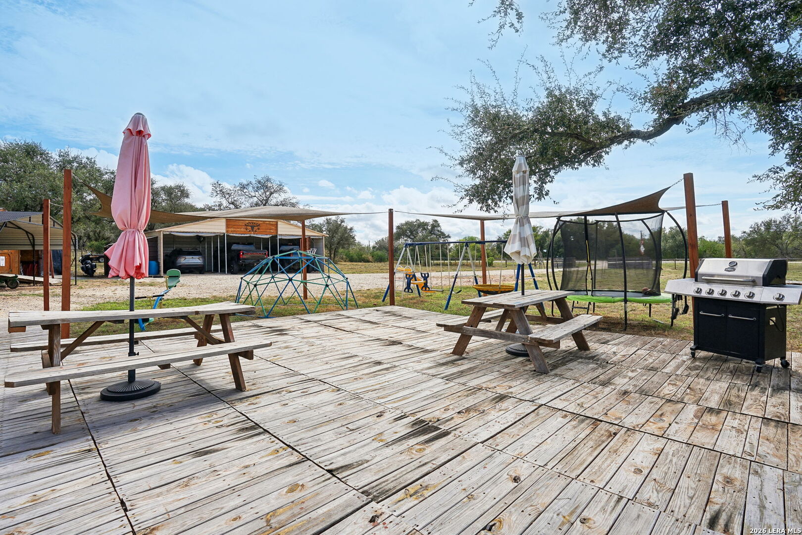 10015 FM 2200 S, Yancey, TX 78886