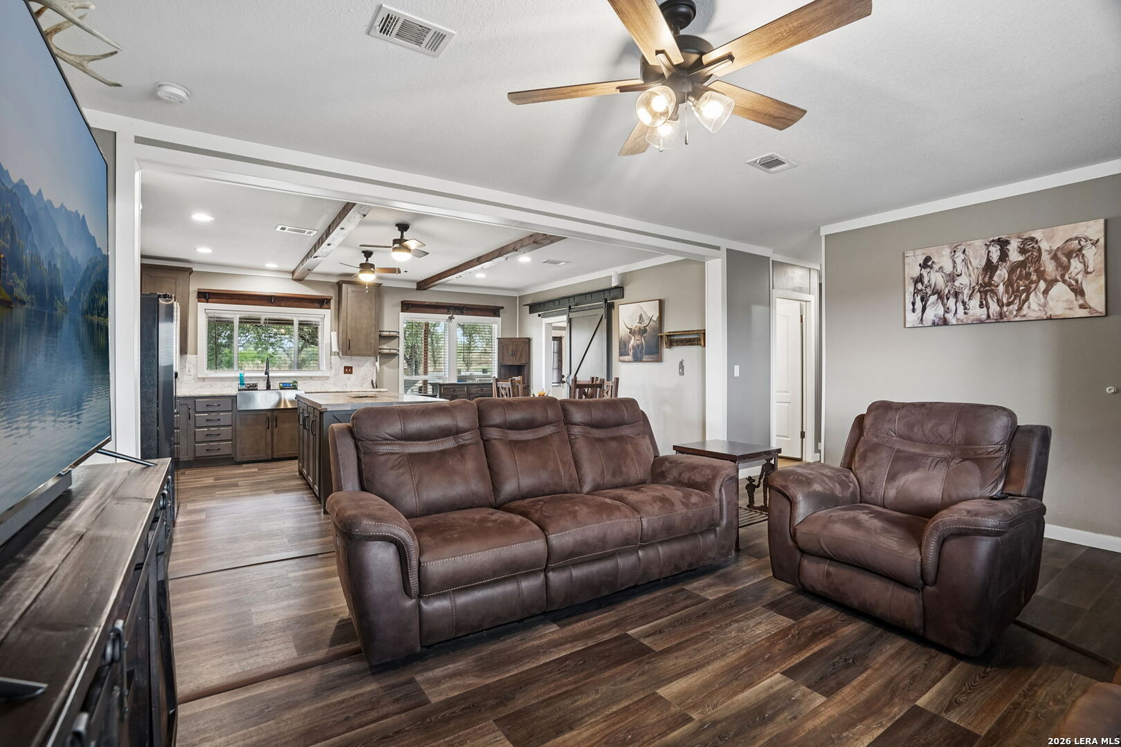 10015 FM 2200 S, Yancey, TX 78886
