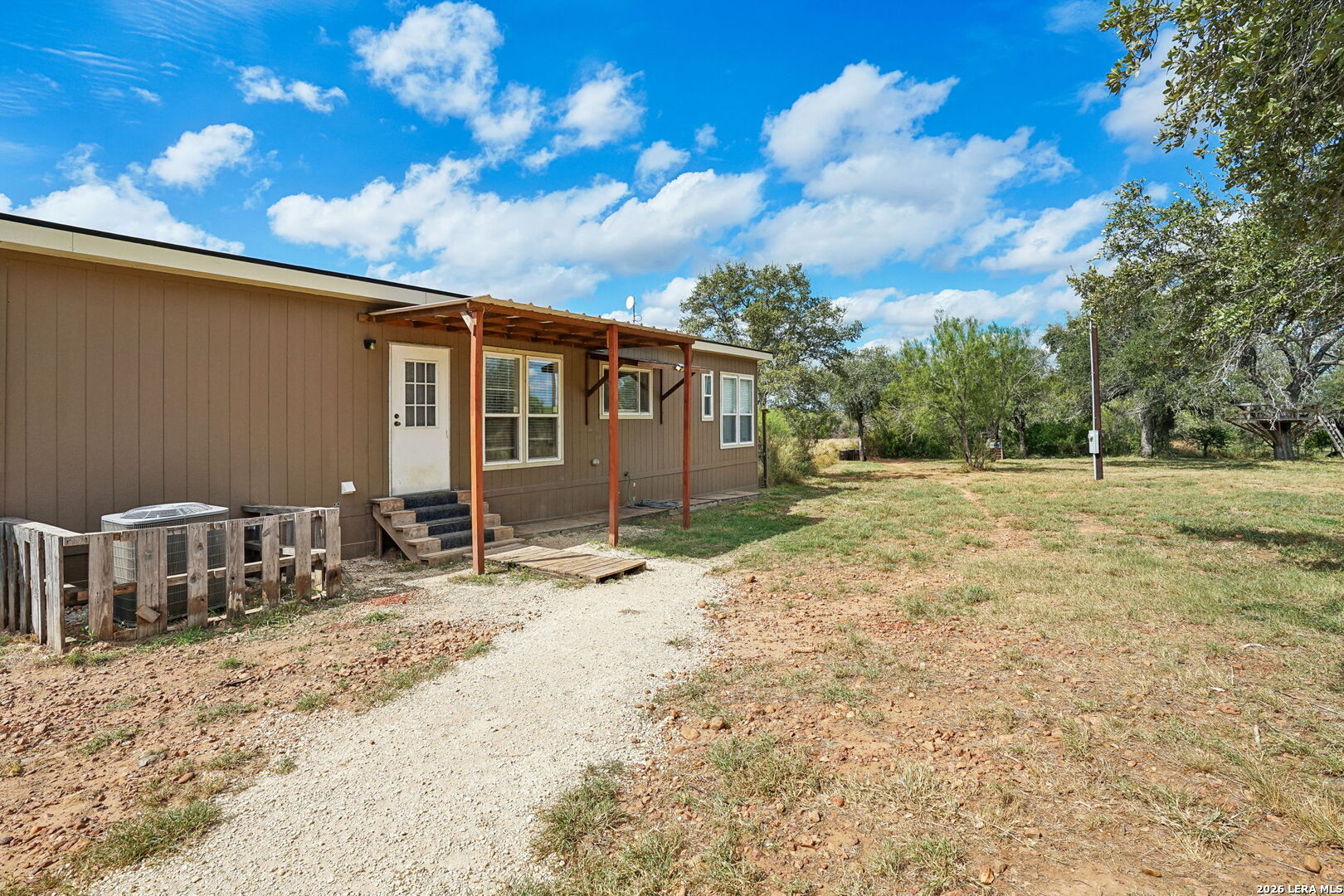 10015 FM 2200 S, Yancey, TX 78886