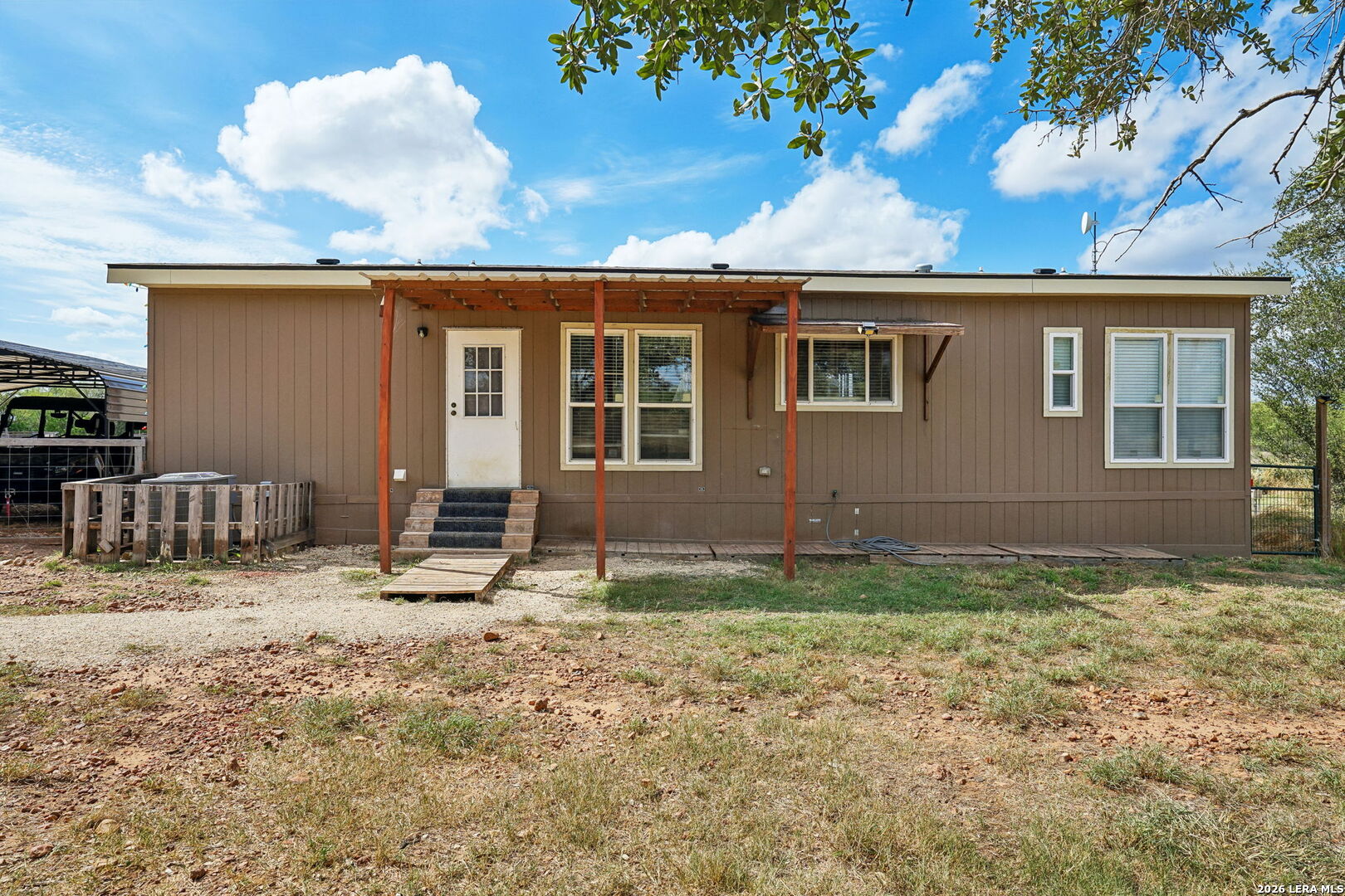10015 FM 2200 S, Yancey, TX 78886