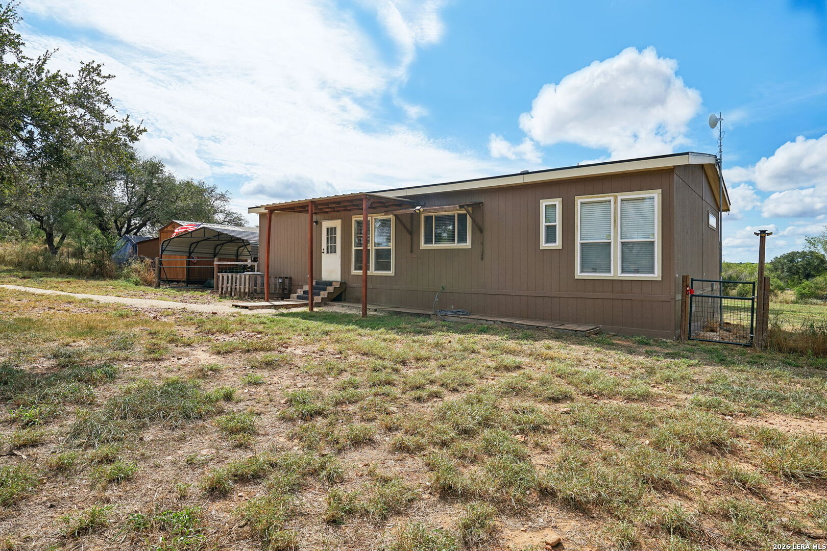 10015 FM 2200 S, Yancey, TX 78886