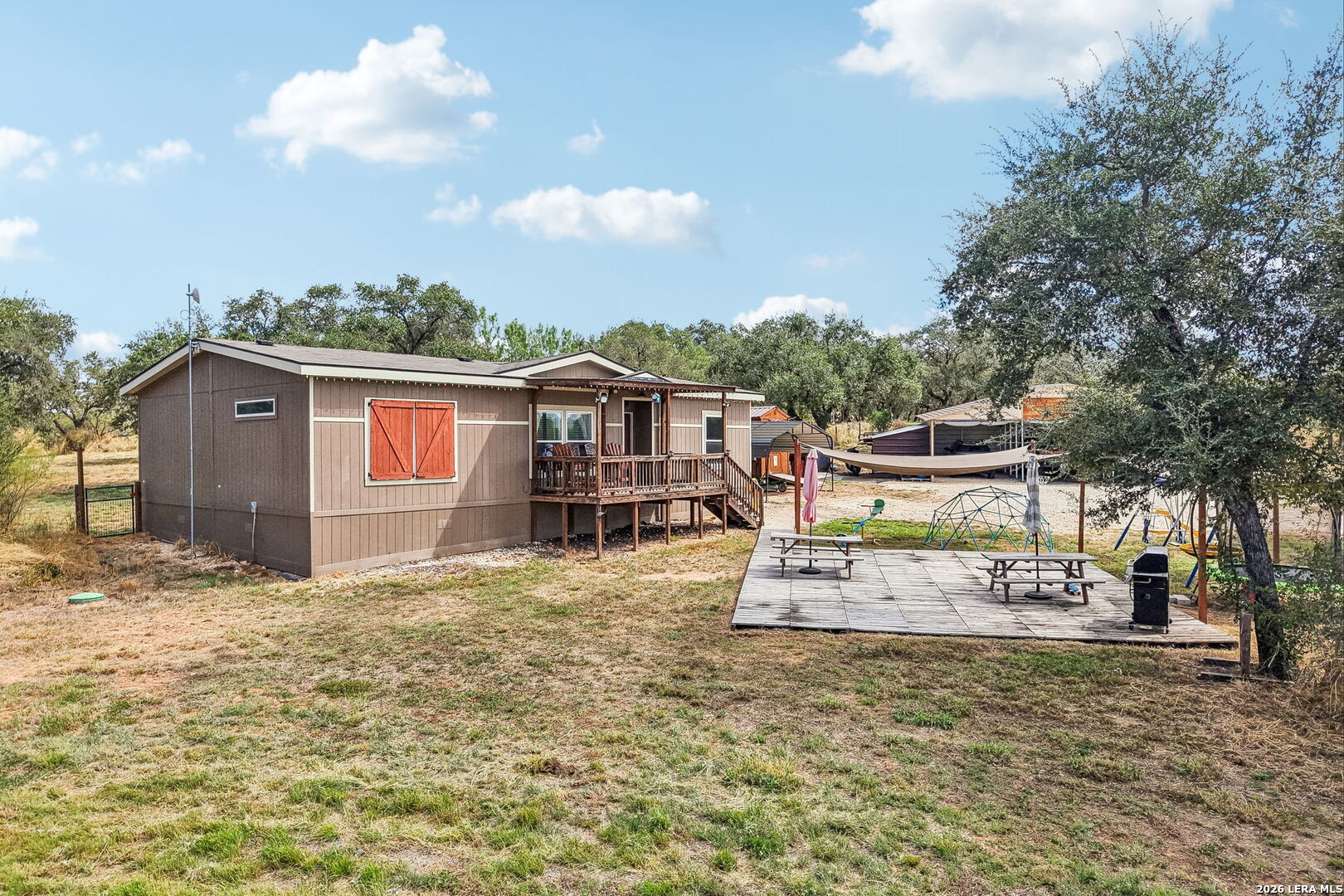 10015 FM 2200 S, Yancey, TX 78886