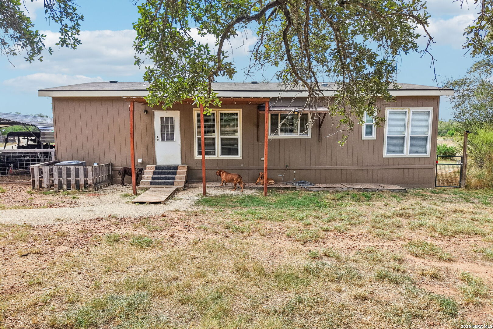 10015 FM 2200 S, Yancey, TX 78886
