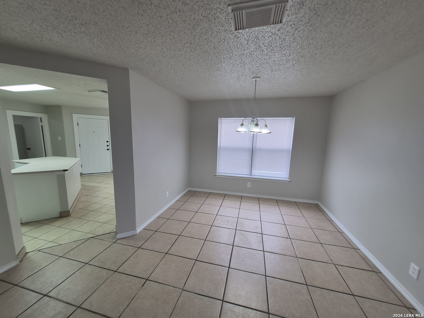 8043 Chestnut Manor Dr., Converse, TX 78109