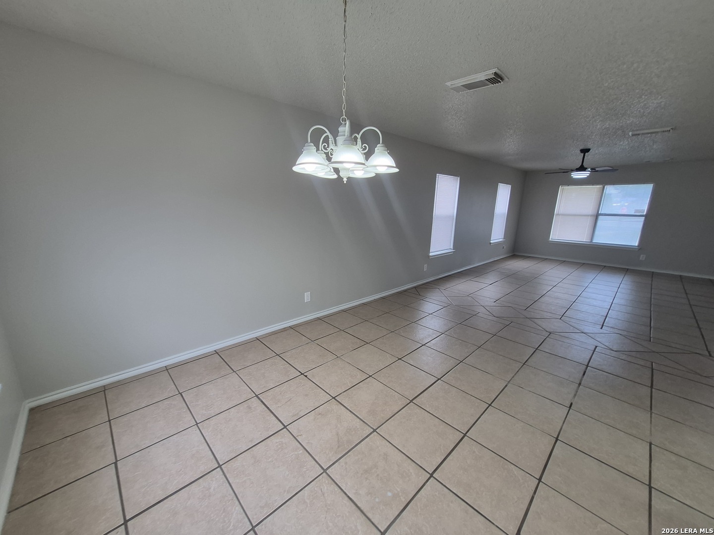 8043 Chestnut Manor Dr., Converse, TX 78109