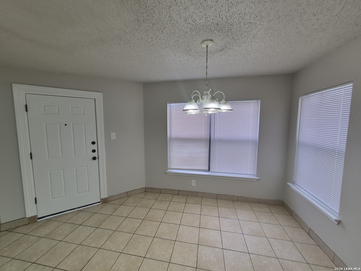 8043 Chestnut Manor Dr., Converse, TX 78109