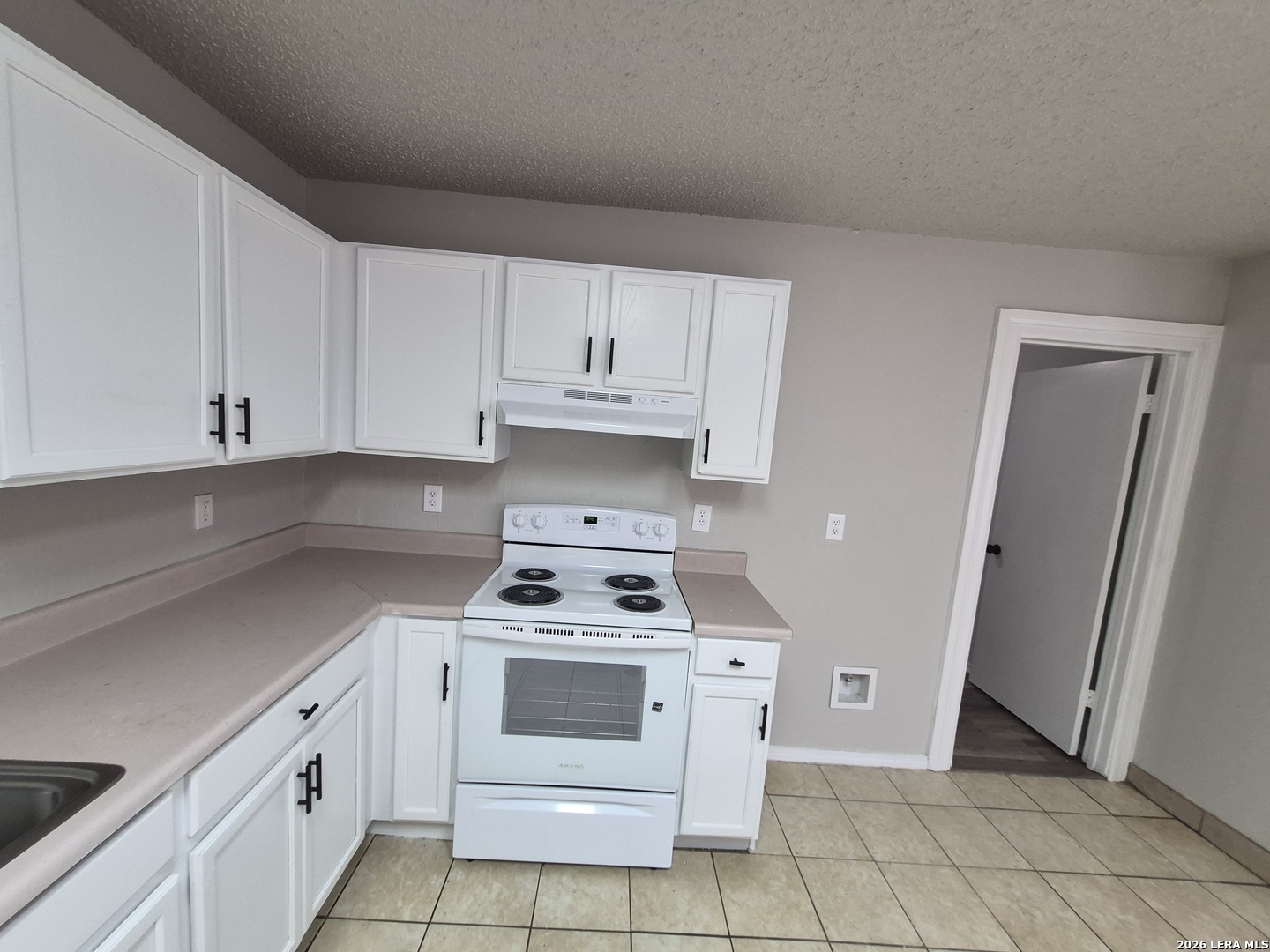 8043 Chestnut Manor Dr., Converse, TX 78109