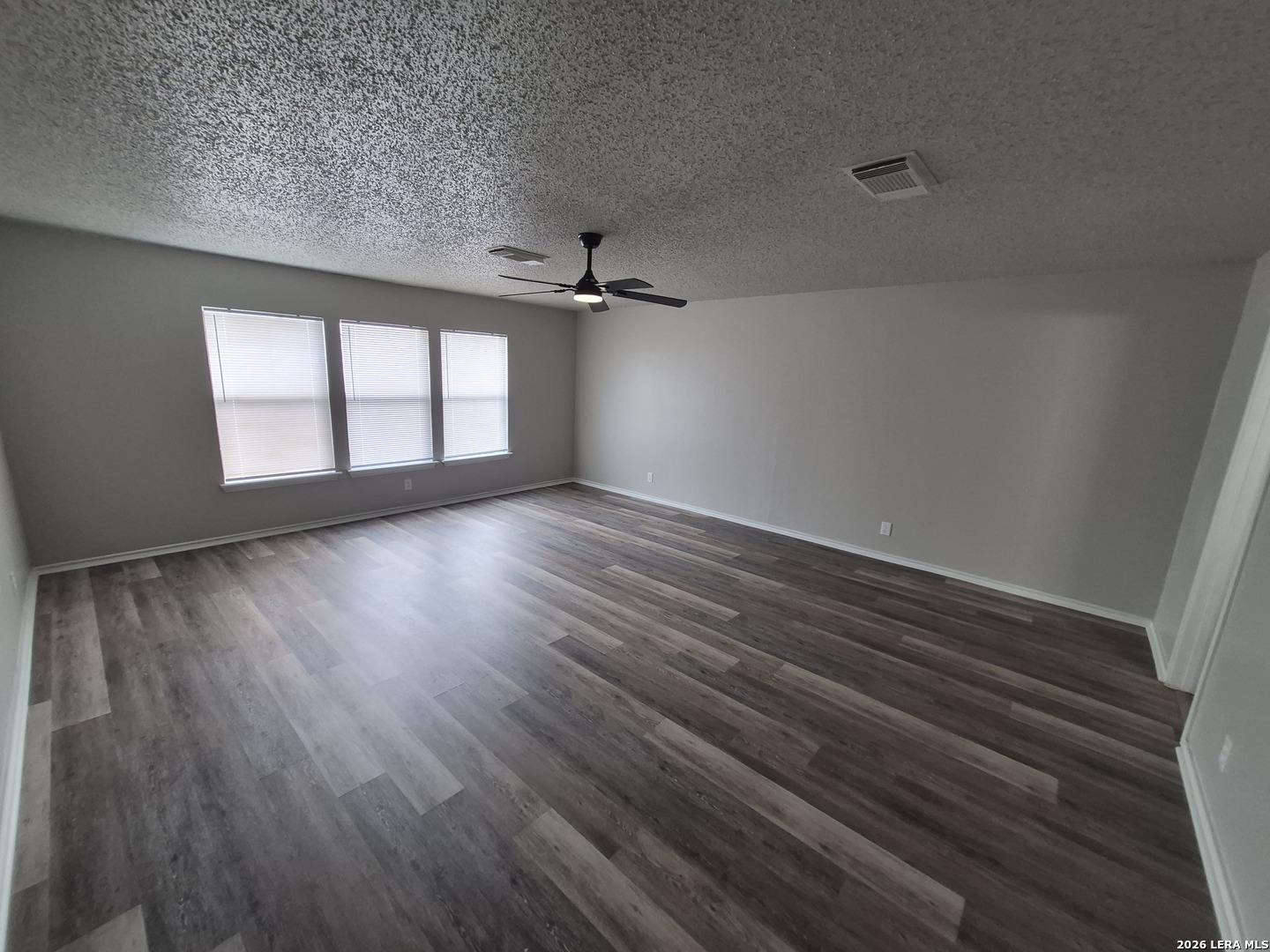 8043 Chestnut Manor Dr., Converse, TX 78109
