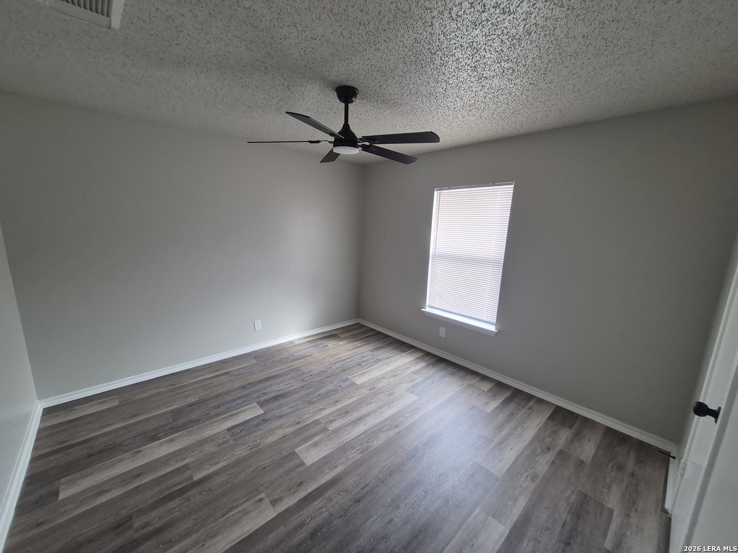 8043 Chestnut Manor Dr., Converse, TX 78109