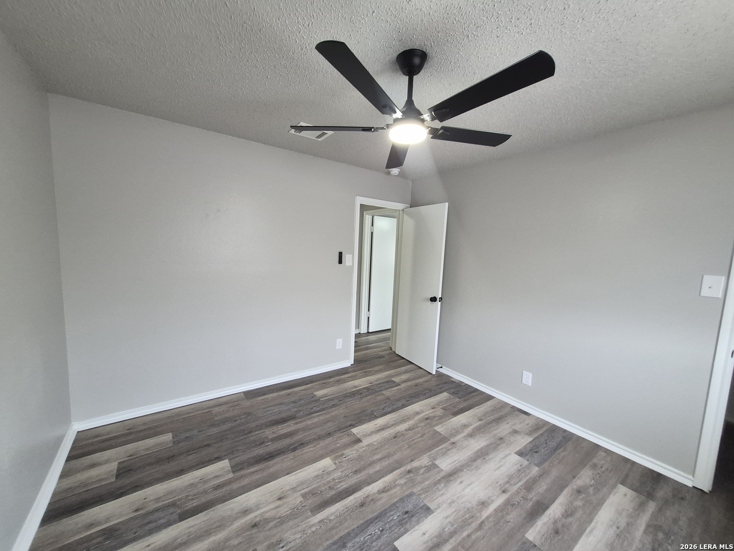 8043 Chestnut Manor Dr., Converse, TX 78109