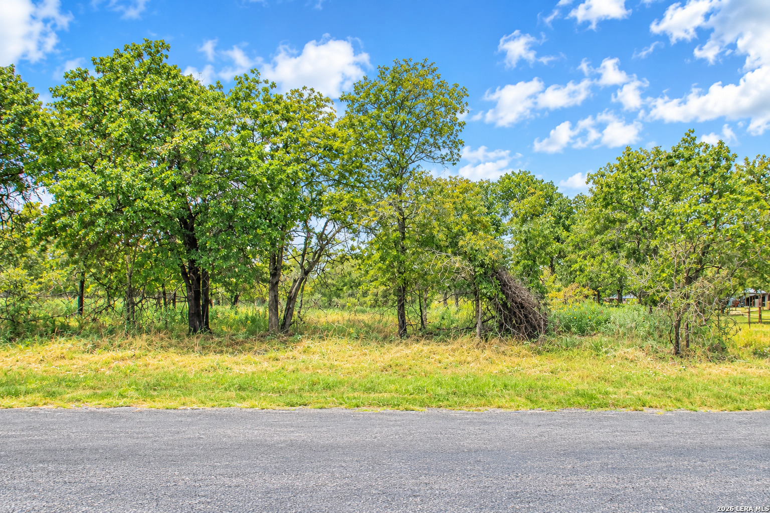 Property photo for 662 LIVE OAK DR, Adkins, TX