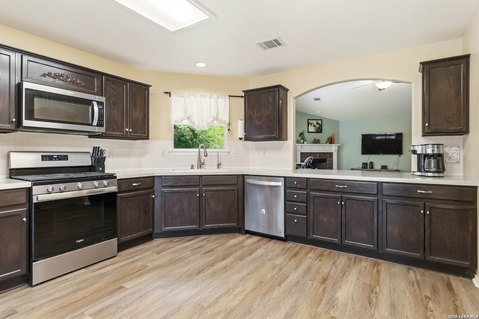 9003 HILLTOP CROSSING DR, San Antonio, TX 78251