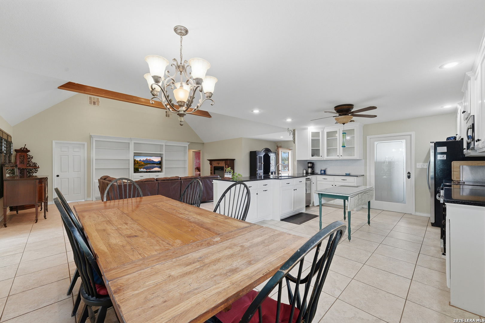 Eat-In Kitchen