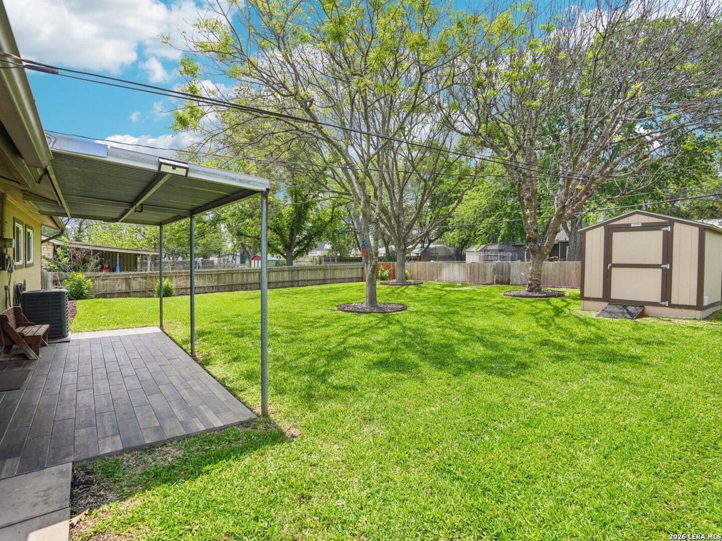 915 HORSESHOE TRL, Universal City, TX 78148