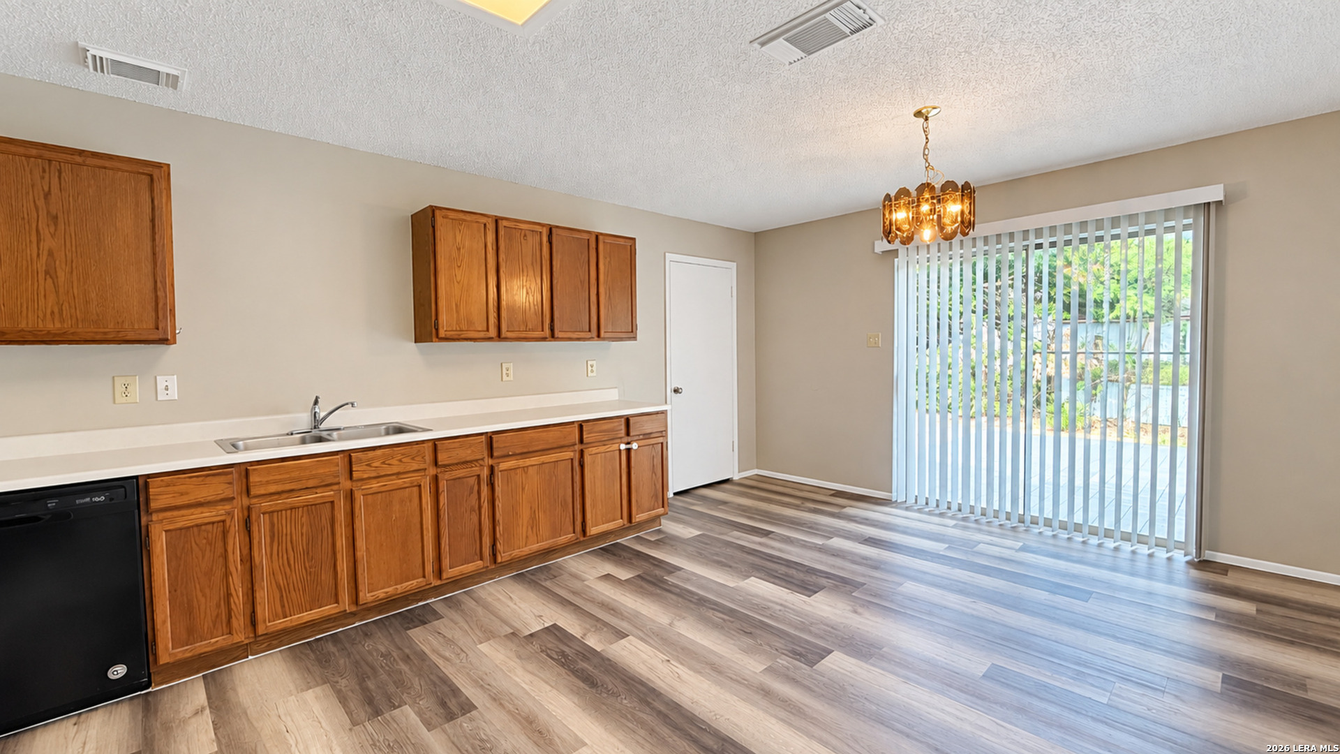 8131 Brisbane, Converse, TX 78109
