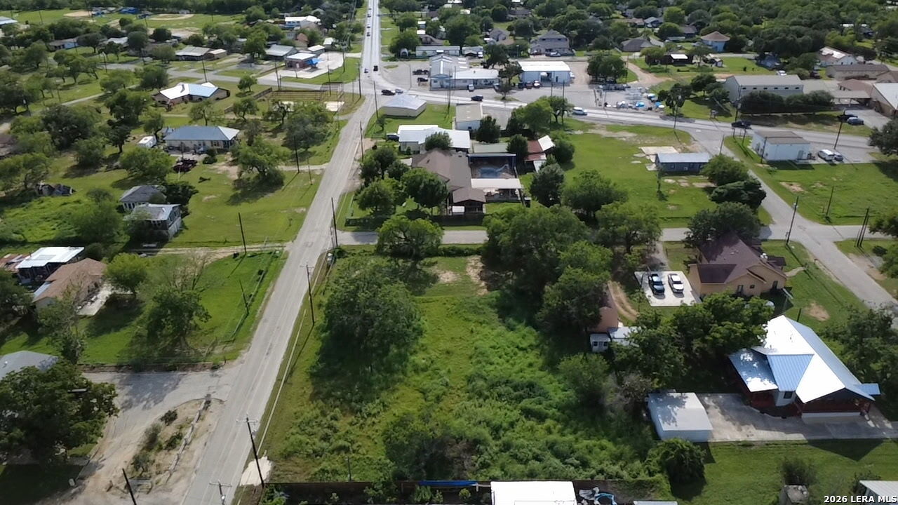 8107 W DIXON RD, Somerset, TX 78069