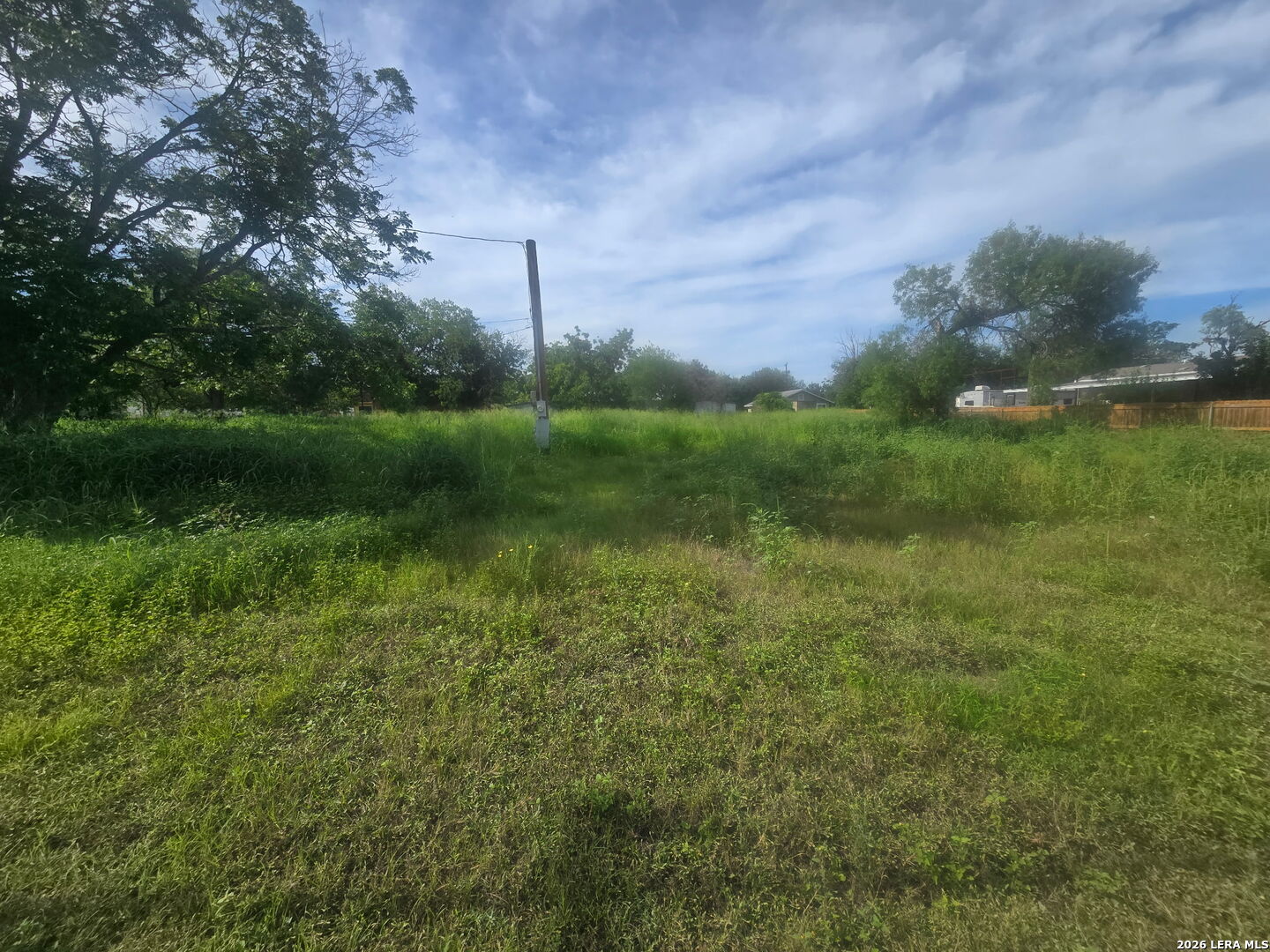 8107 W DIXON RD, Somerset, TX 78069