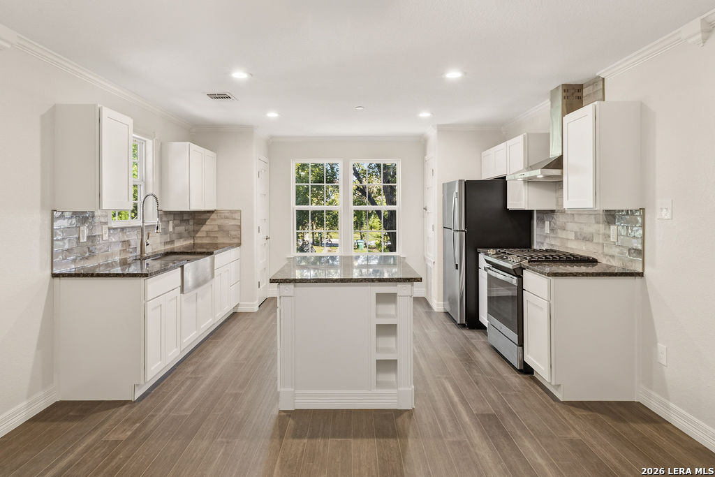 333 E Hafer, #200, San Antonio, TX 78214