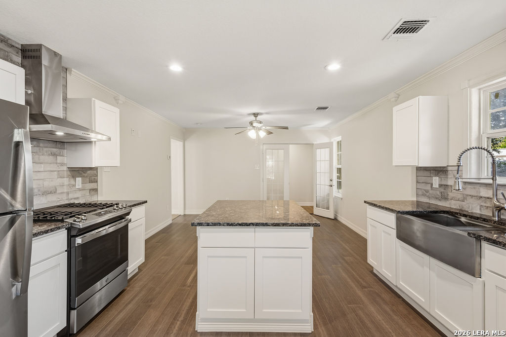 333 E Hafer, #200, San Antonio, TX 78214