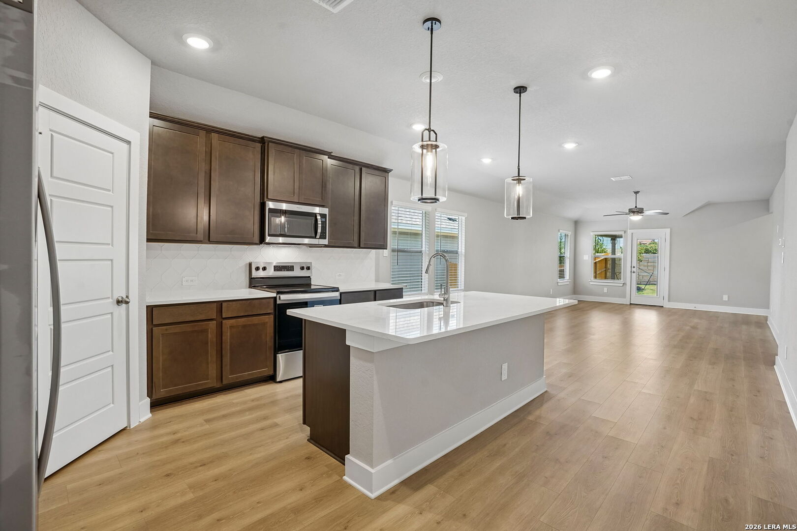 5433 Wrangler Way, Marion, TX 78124