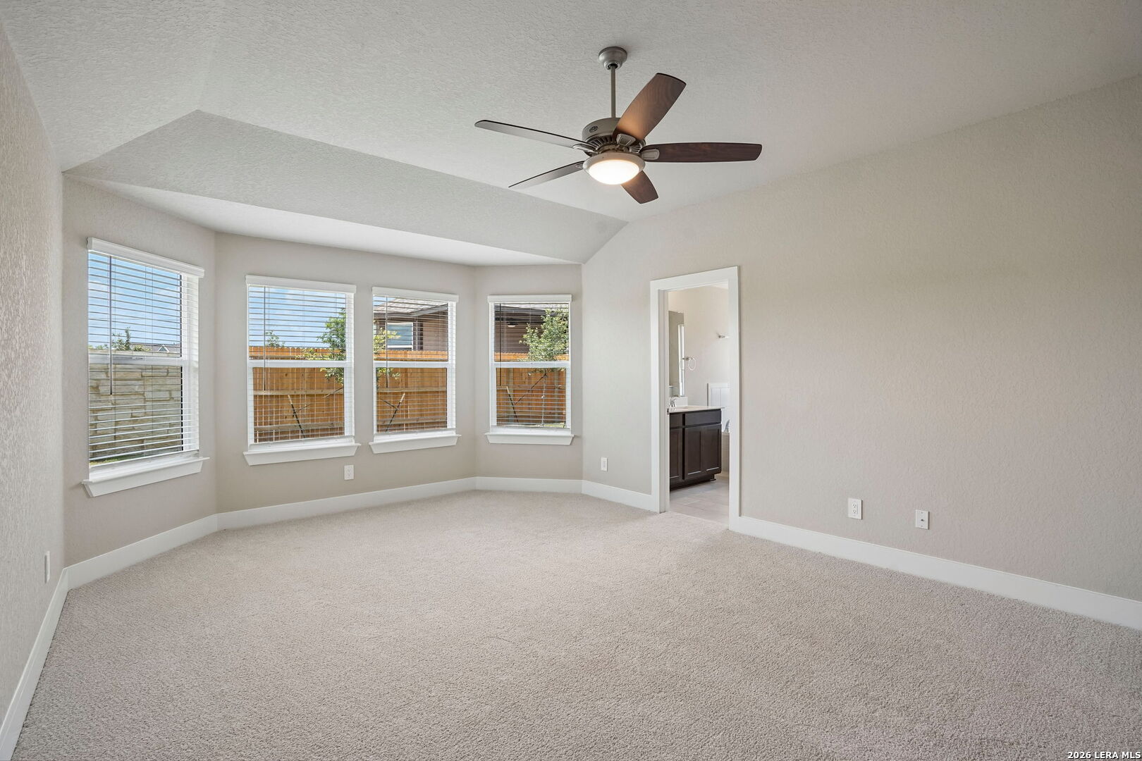 5433 Wrangler Way, Marion, TX 78124