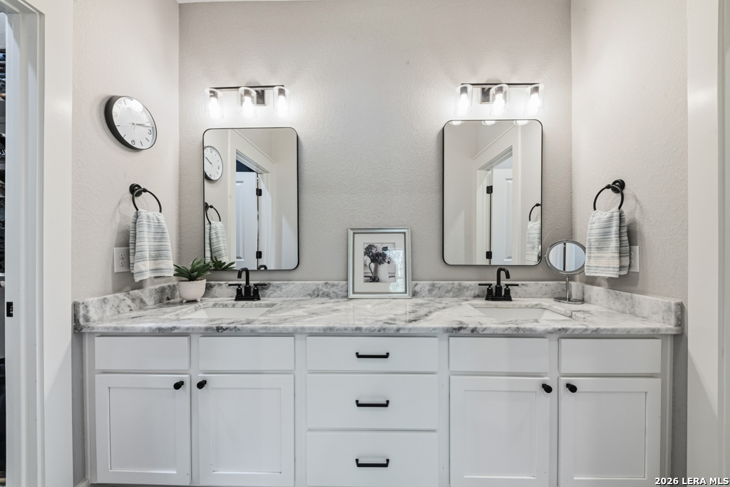 4 HAPPY HOLLOW CT, Wimberley, TX 78676