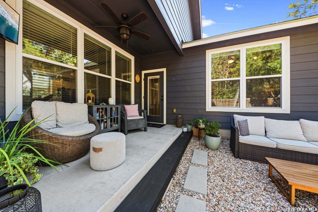 4 HAPPY HOLLOW CT, Wimberley, TX 78676
