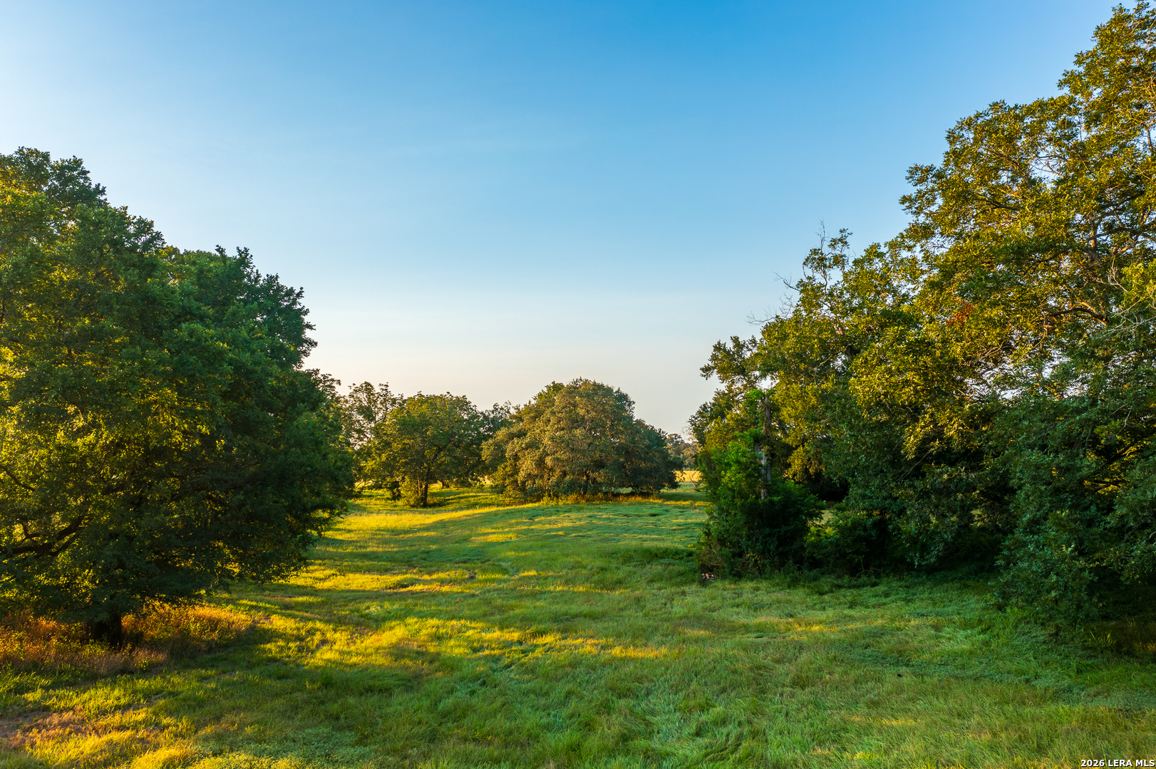 1071 private road 1090, Hallettsville, TX 77964