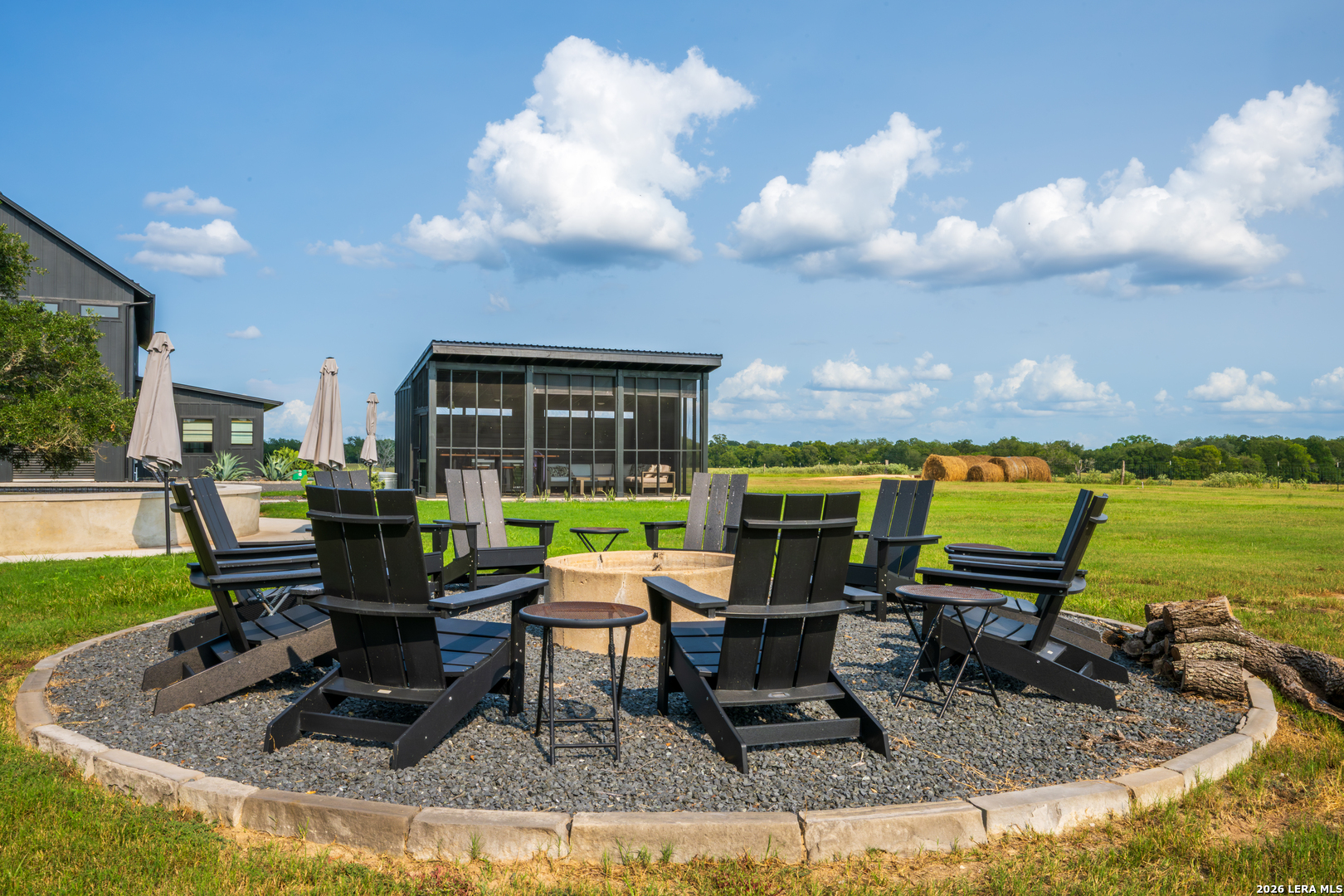 1071 private road 1090, Hallettsville, TX 77964