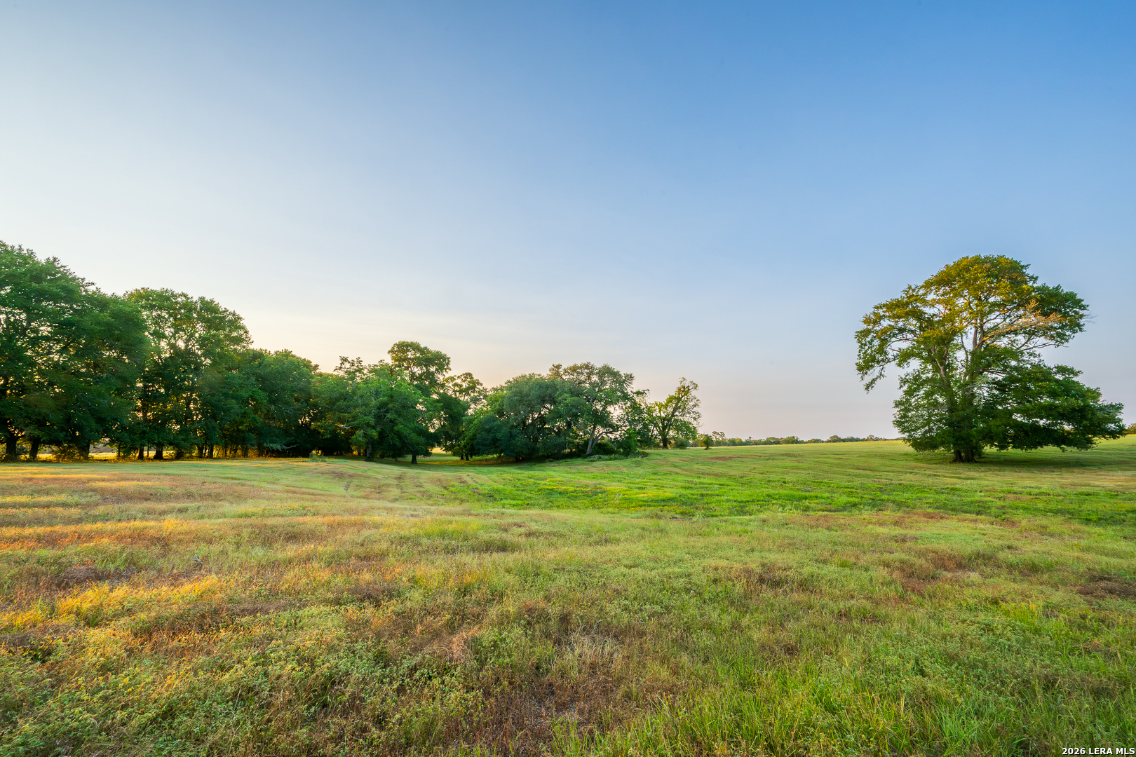1071 private road 1090, Hallettsville, TX 77964