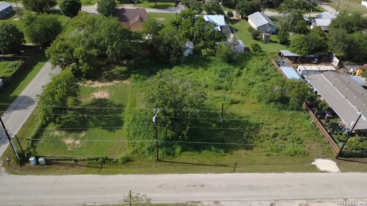 8119 W DIXON RD, Somerset, TX 78069