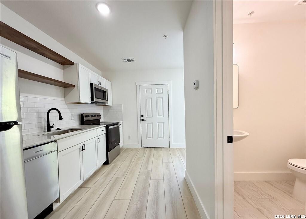 2204 W SAN ANTONIO ST, #4, New Braunfels, TX 78130