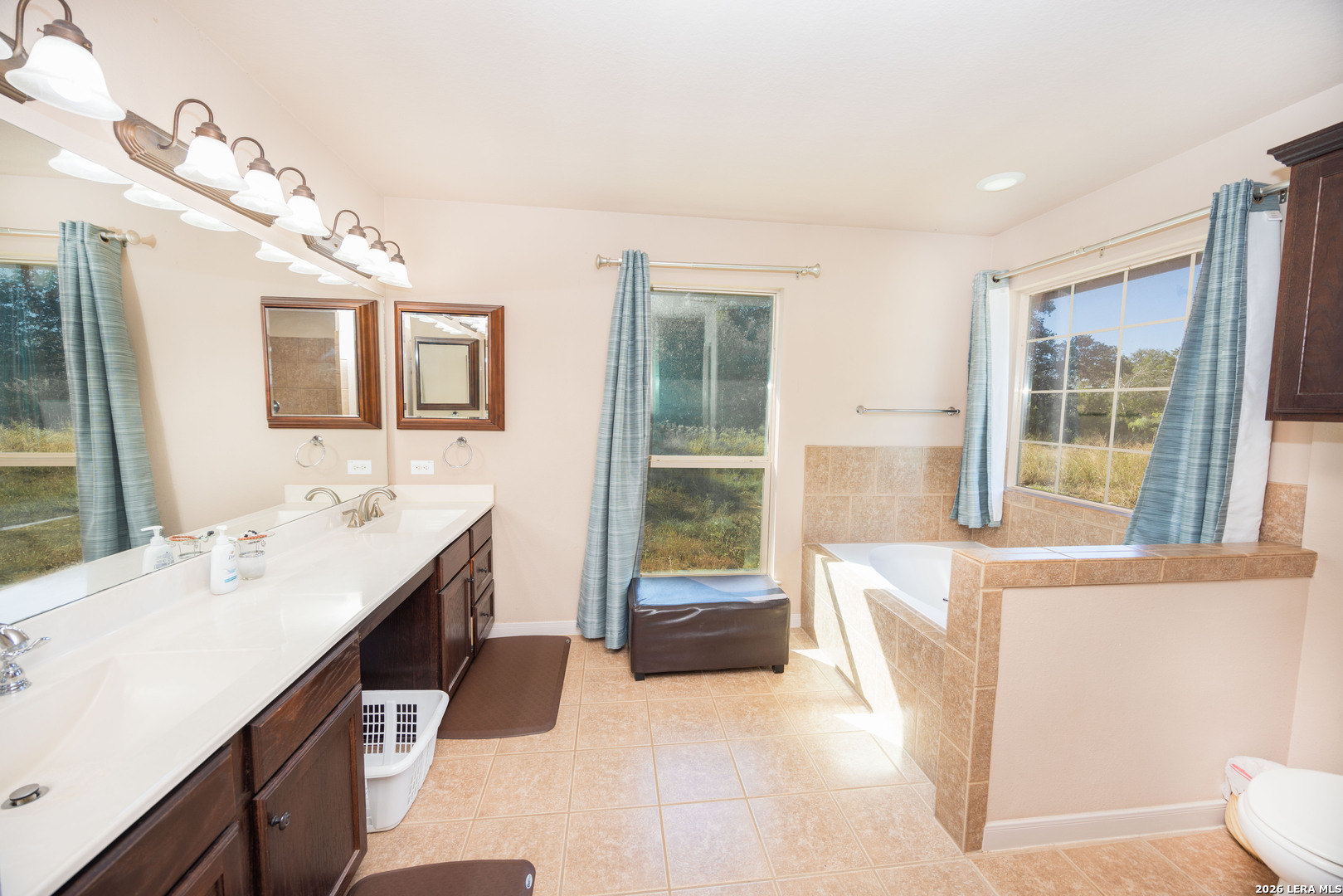 1405 County Road 251, Hondo, TX 78861