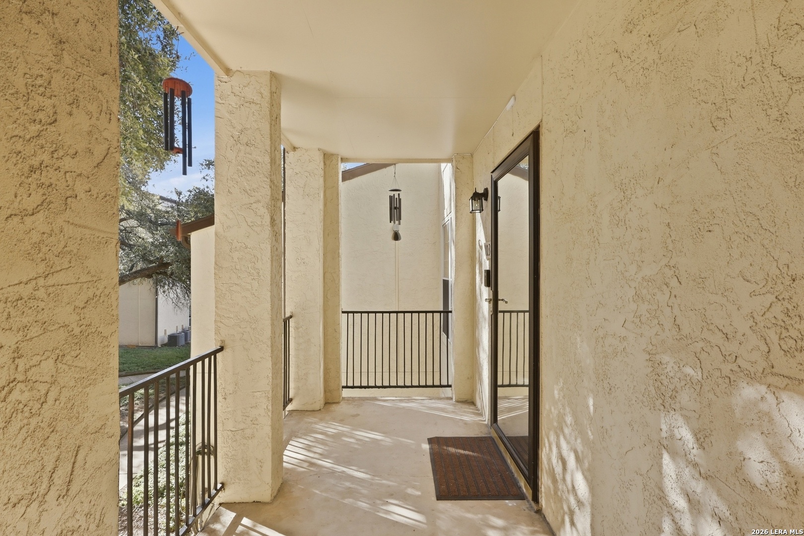 Entry/Foyer
