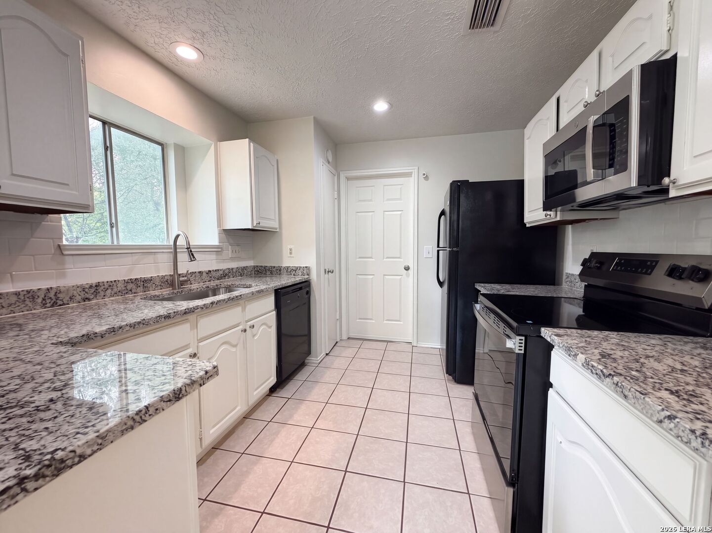 6315 WELLES FAWN CIR, San Antonio, TX 78240