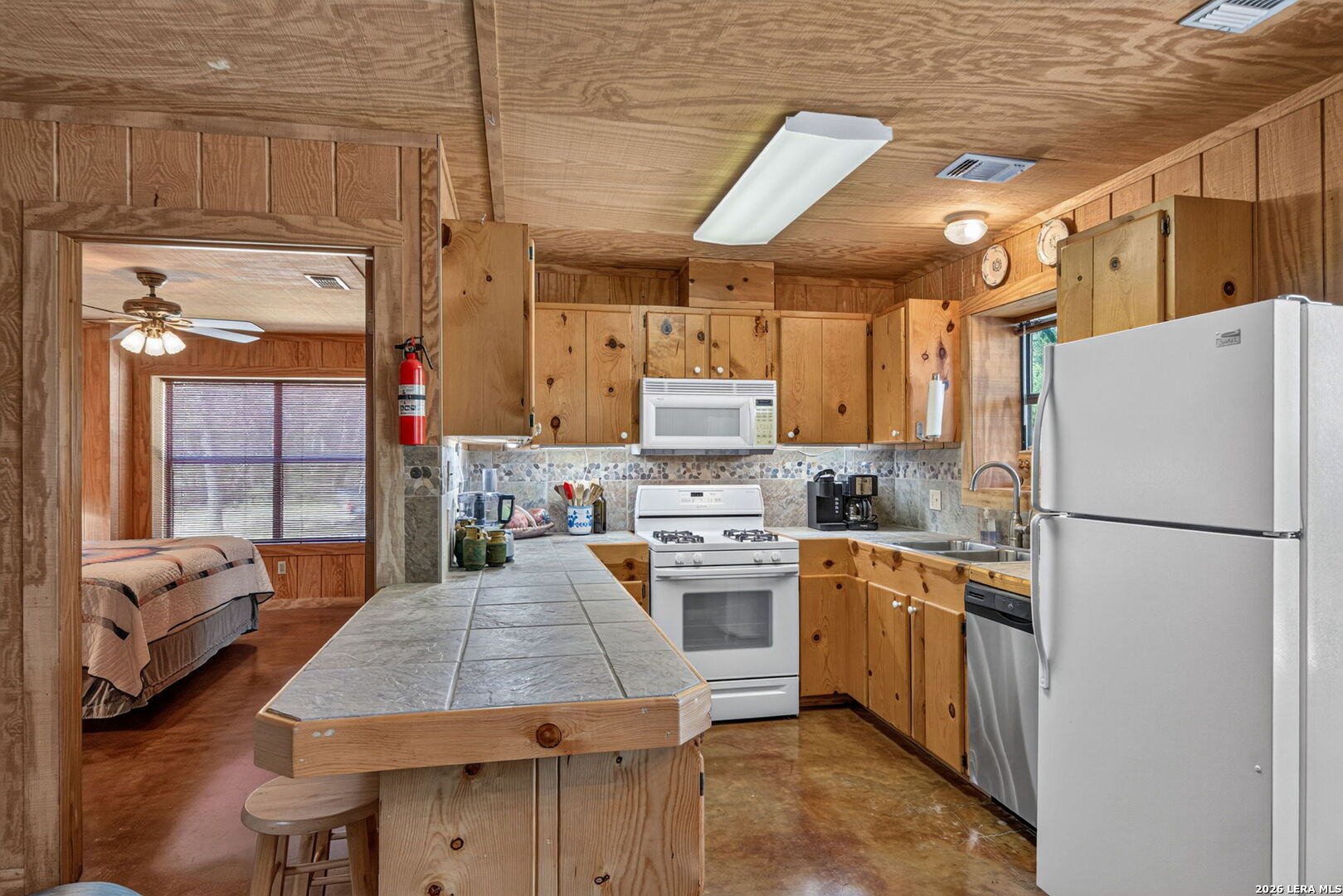 4983 RANCH ROAD 1051, Uvalde, TX 78801