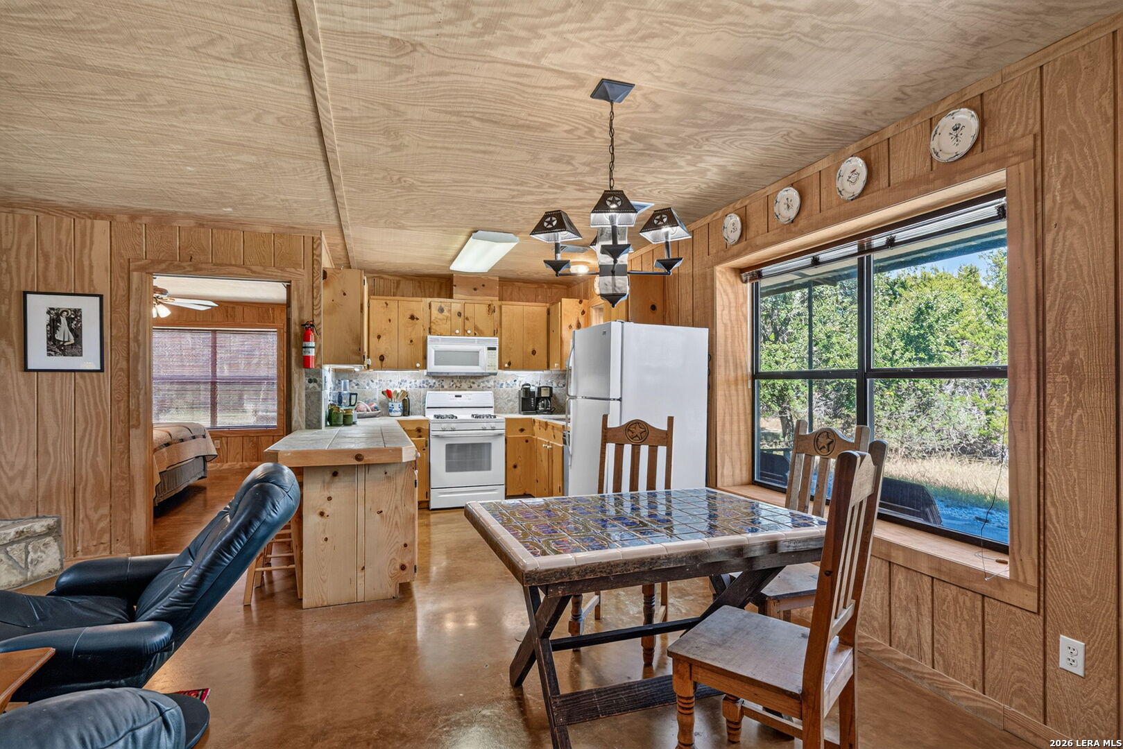 4983 RANCH ROAD 1051, Uvalde, TX 78801