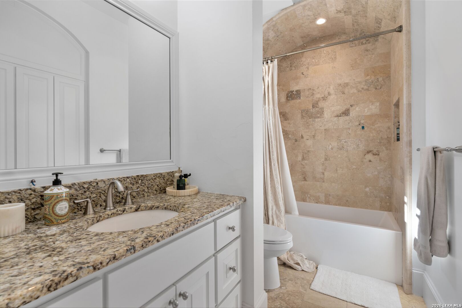 5 DI LUSSO DR, Boerne, TX 78006